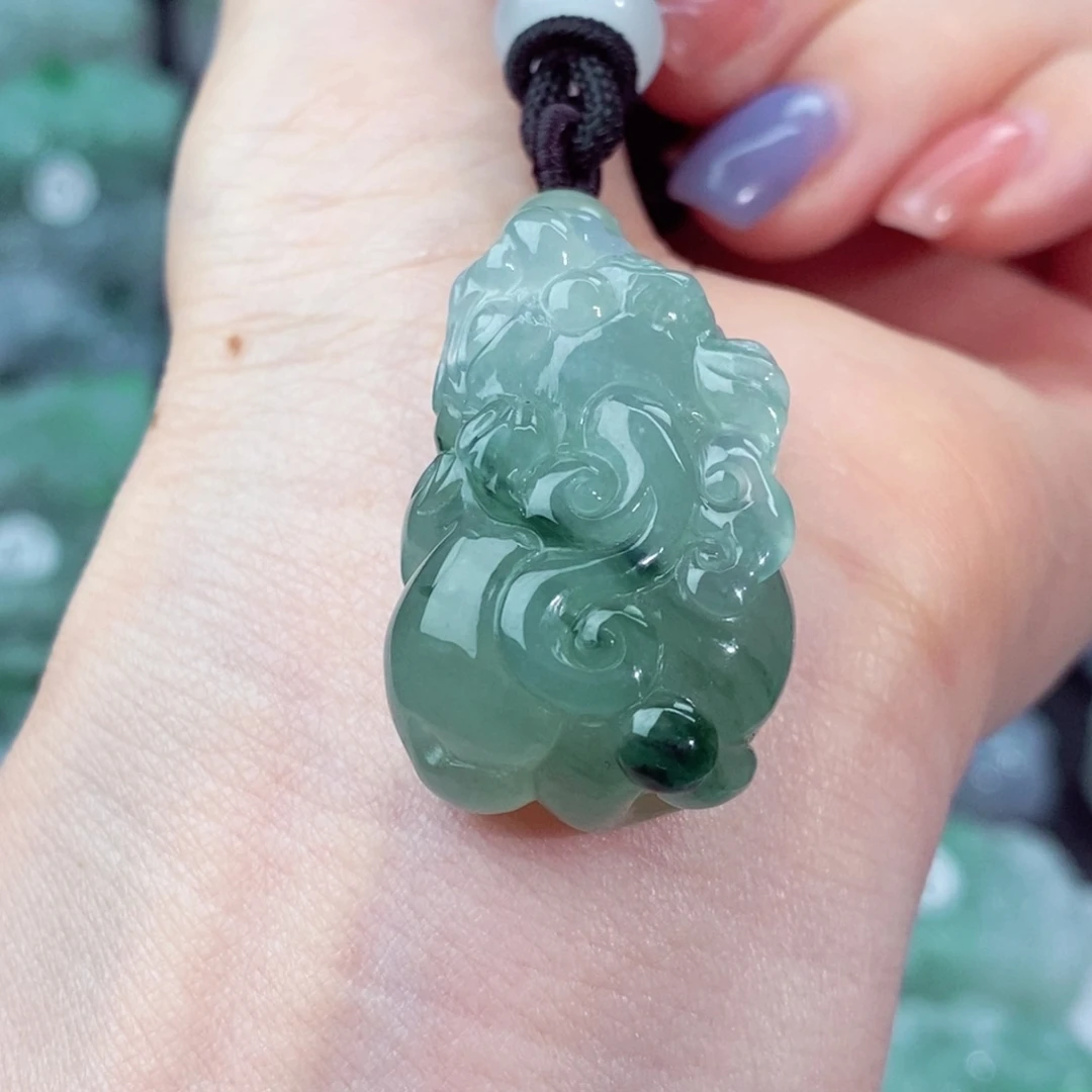 颈饰未镶嵌翡翠天然