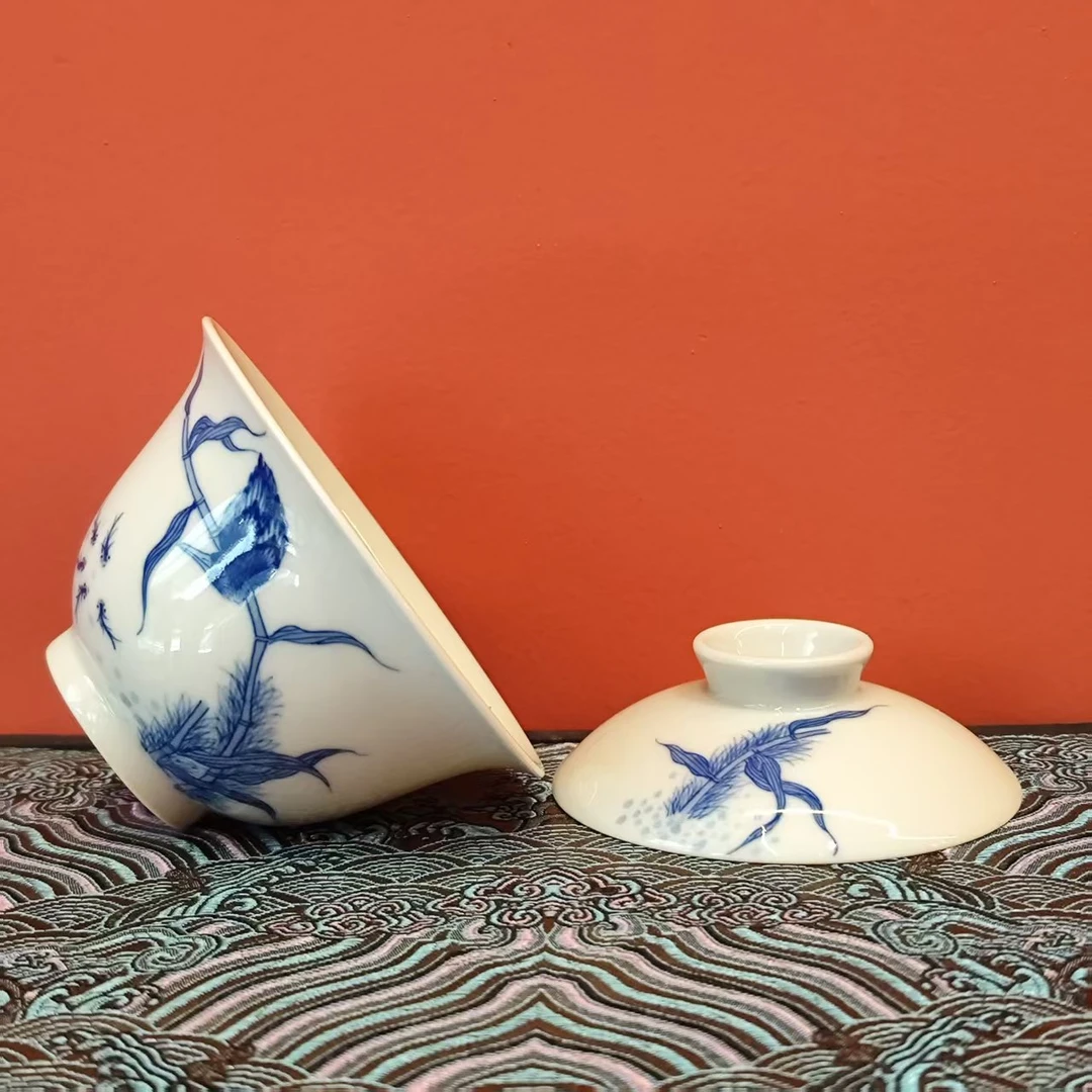 景德镇纯手绘陶瓷青花单翠小盖碗