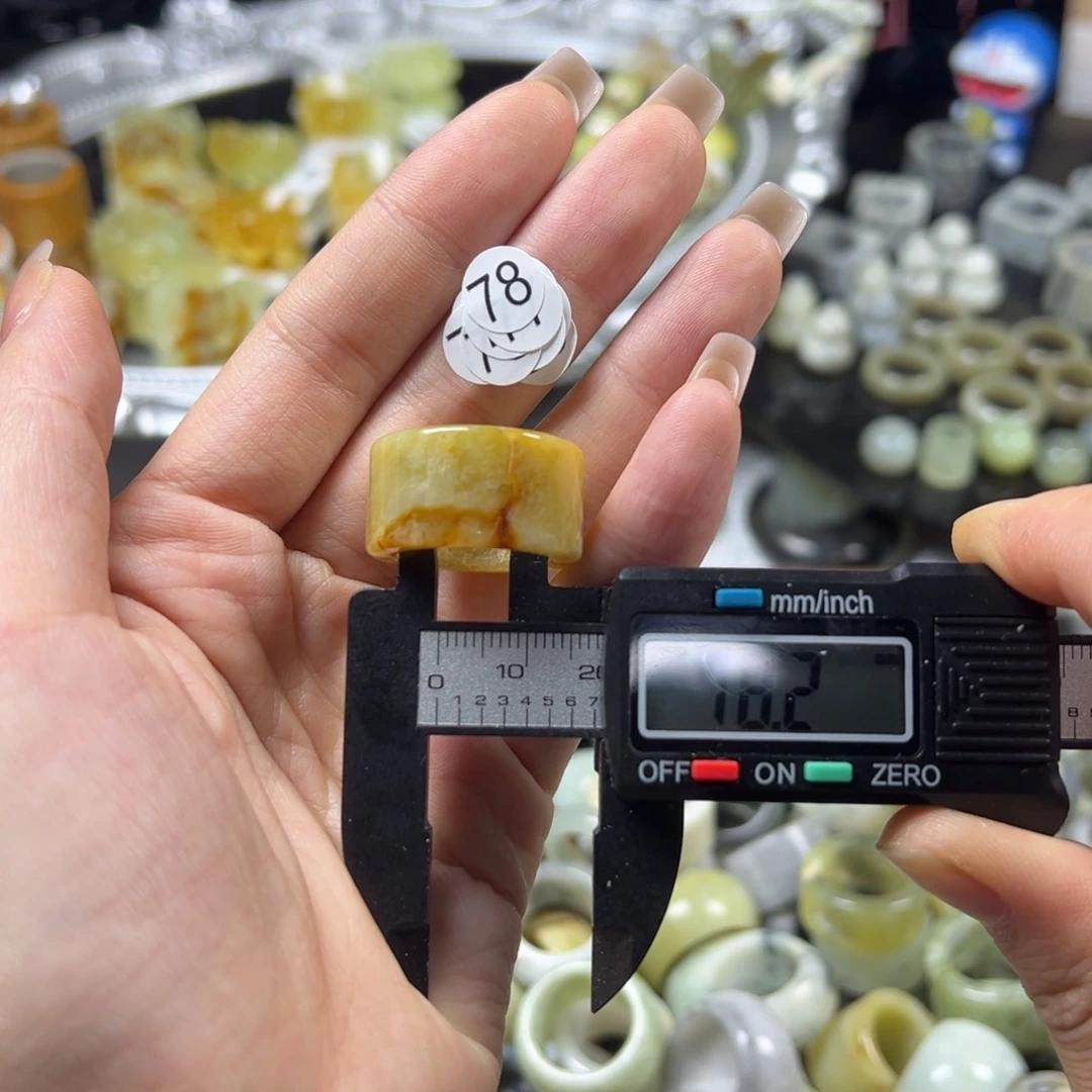 蛇纹石玉未镶嵌戒指