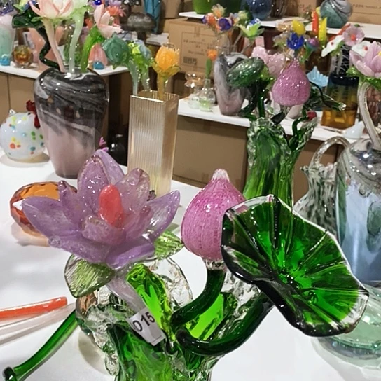 琉璃花瓶高45厘米宽9厘米