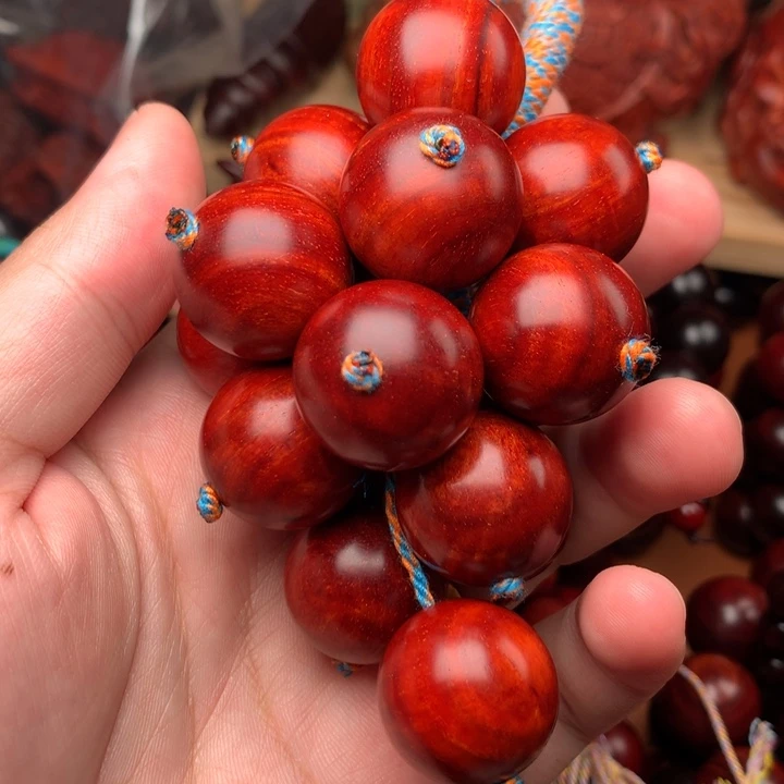 P***A木2.0镇店带水波葡萄串