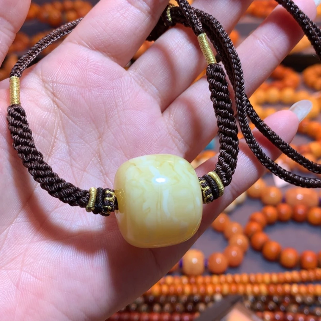 【闪购商品】蜜蜡吊坠(赠链)未镶嵌