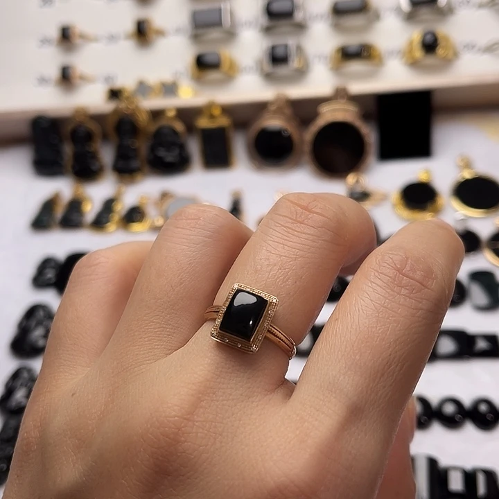 翡翠18K金镶嵌戒指翡翠