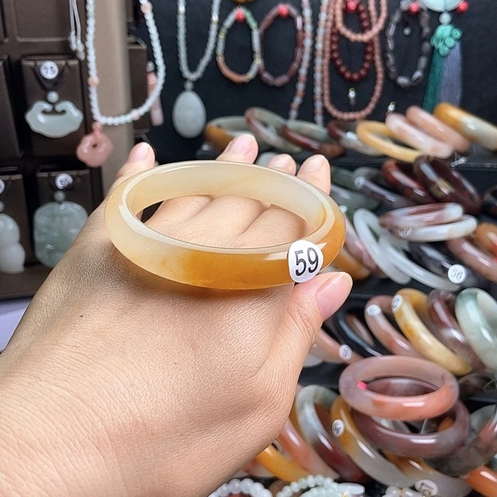 石英质玉手镯未镶嵌