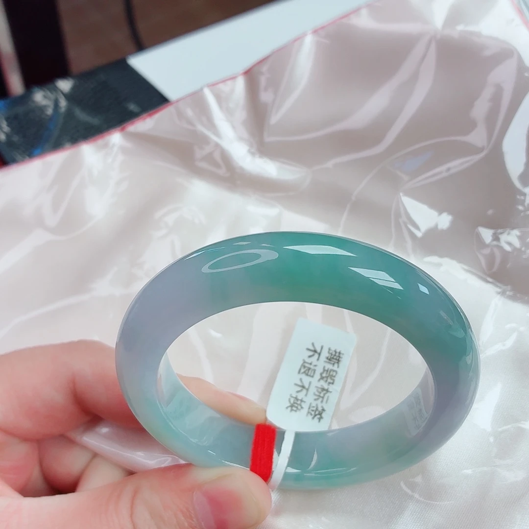 翡翠手镯未镶嵌天然翡翠A货