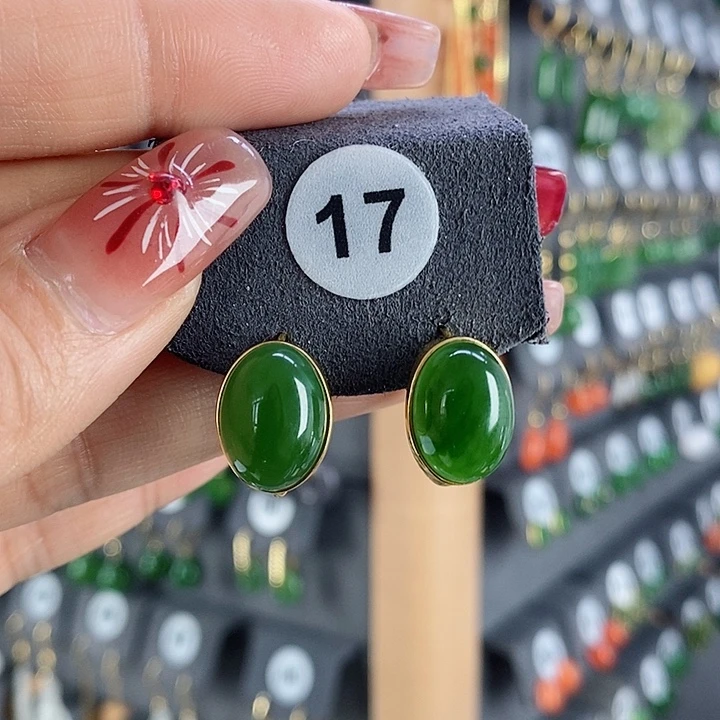 和田玉耳饰18K金镶嵌