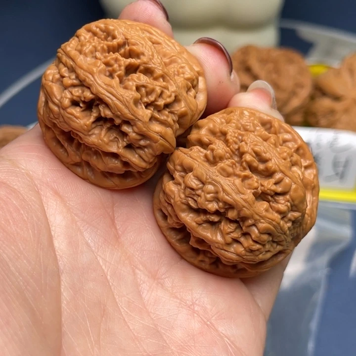 文玩核桃把件粗筋38