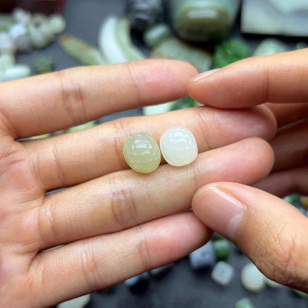 小***雅和田玉未镶嵌颈饰拍一发一