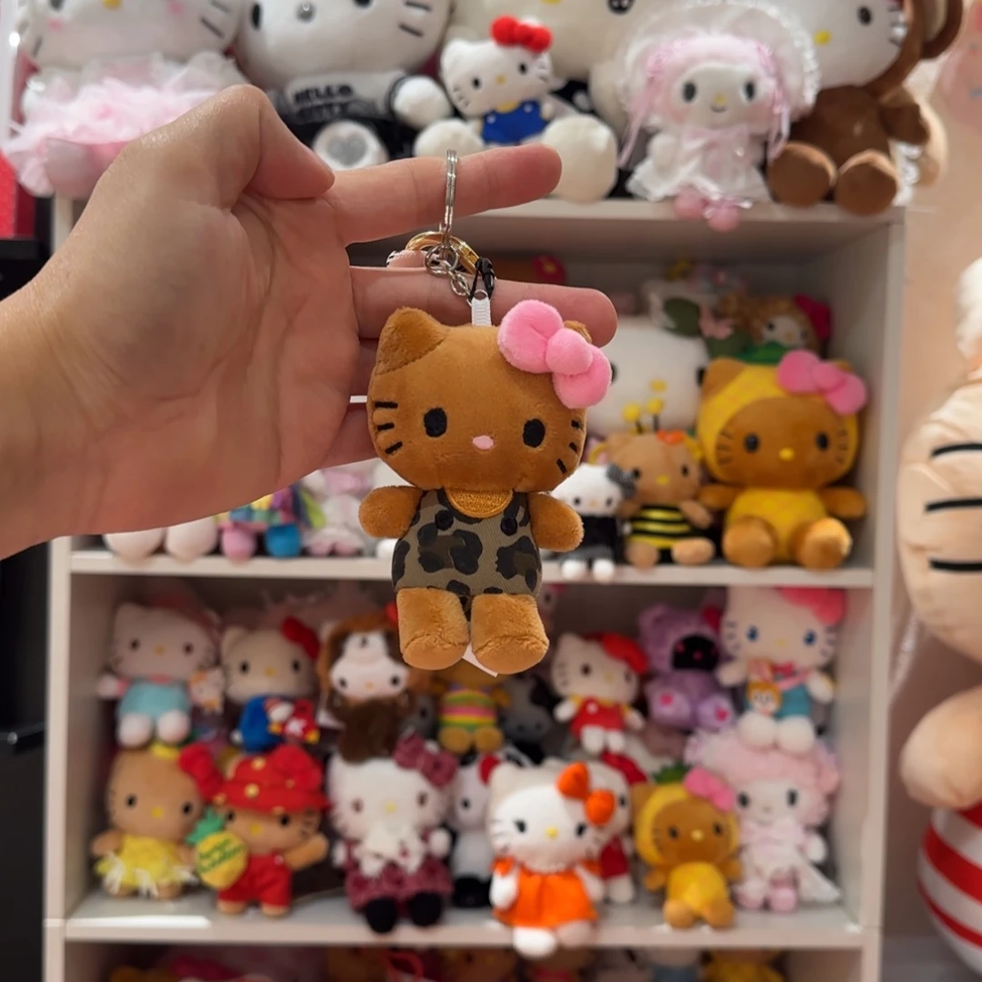 毛绒迷彩黑皮kt挂件lll