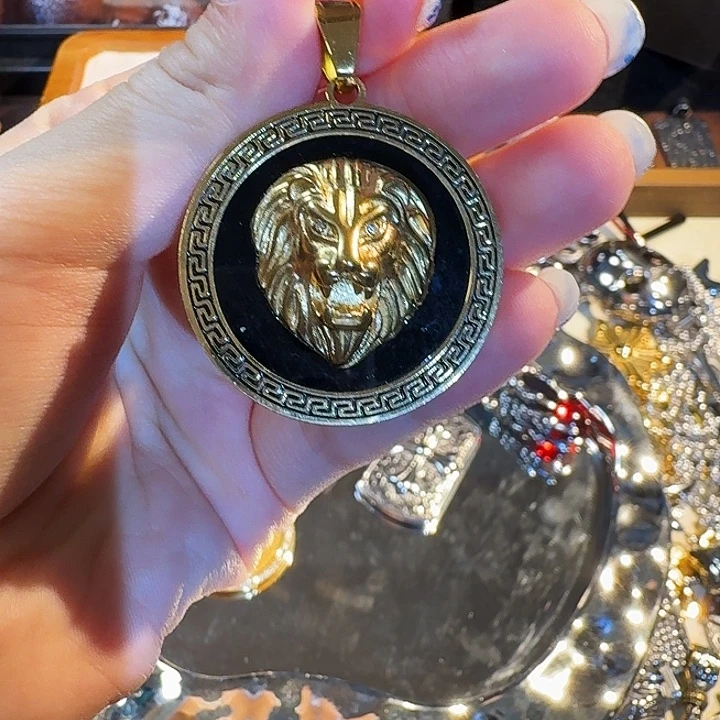 钛钢黑金狮子头钛钢