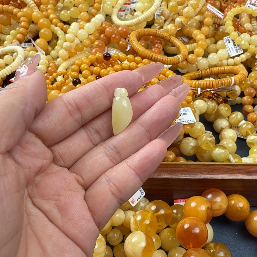 琥珀未镶嵌珠宝奇石