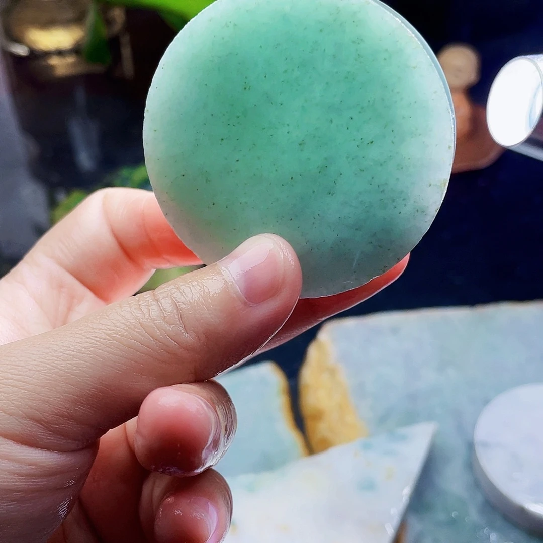 翡翠未镶嵌颈饰毛料50