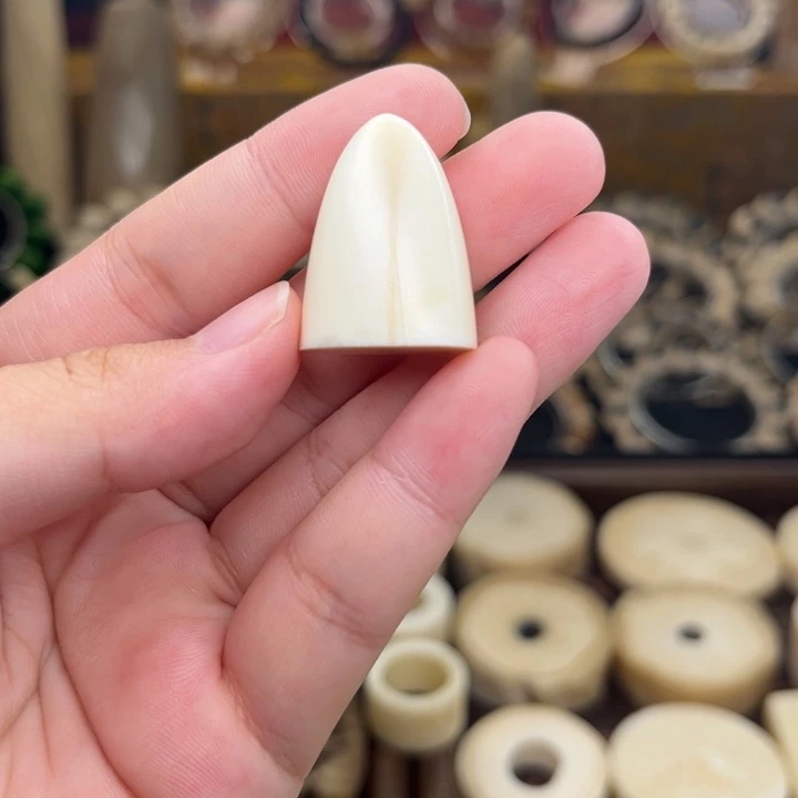 大理石钛钢天然保真7.9克有裂