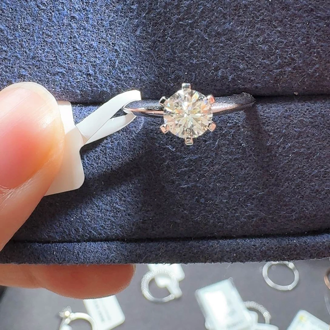 钻石戒指/指环18K金镶嵌