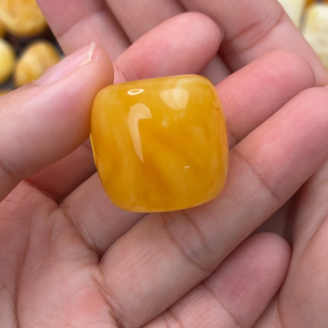 蜜蜡未镶嵌吊坠(不含链)墩扣