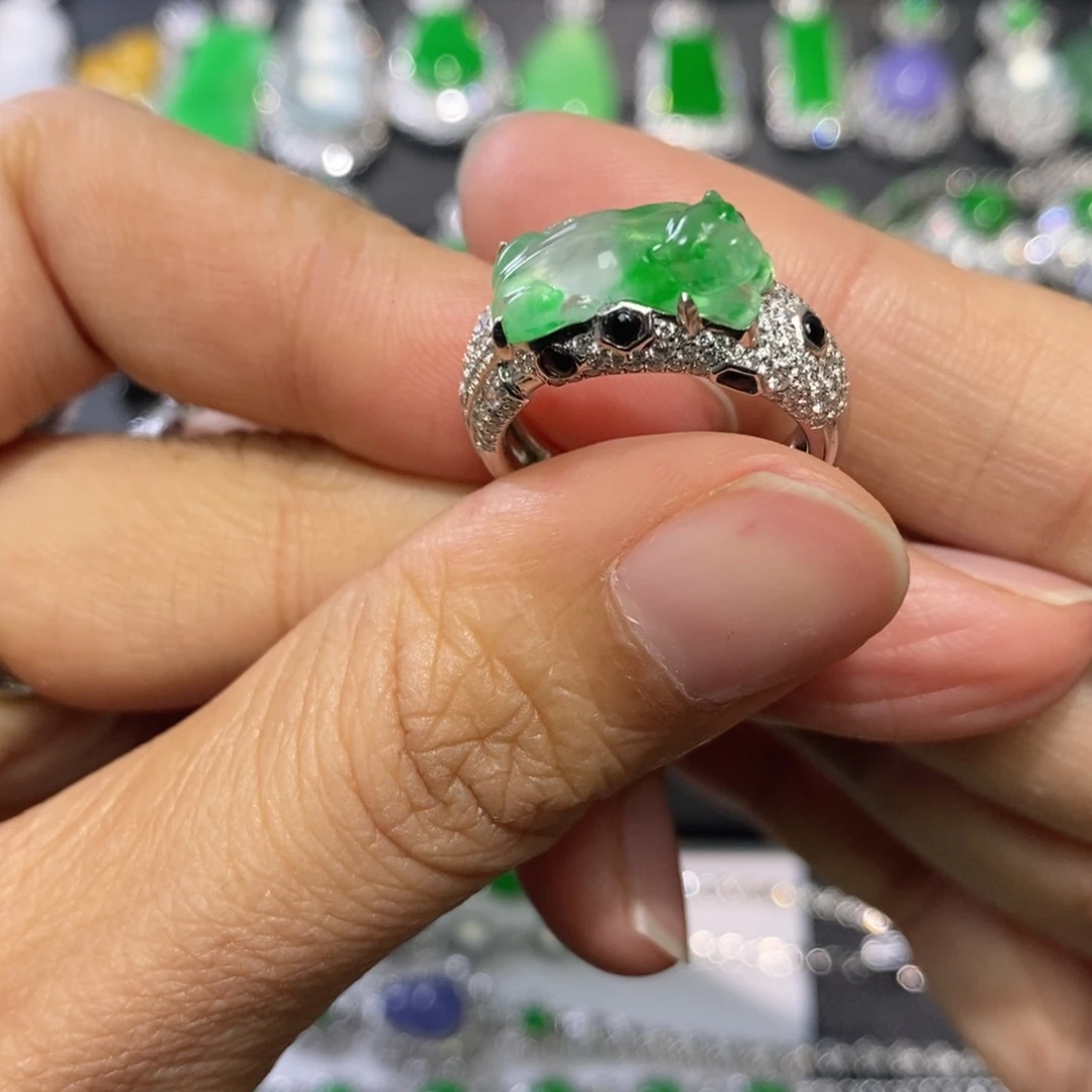 翡翠18K金镶嵌戒指缅甸