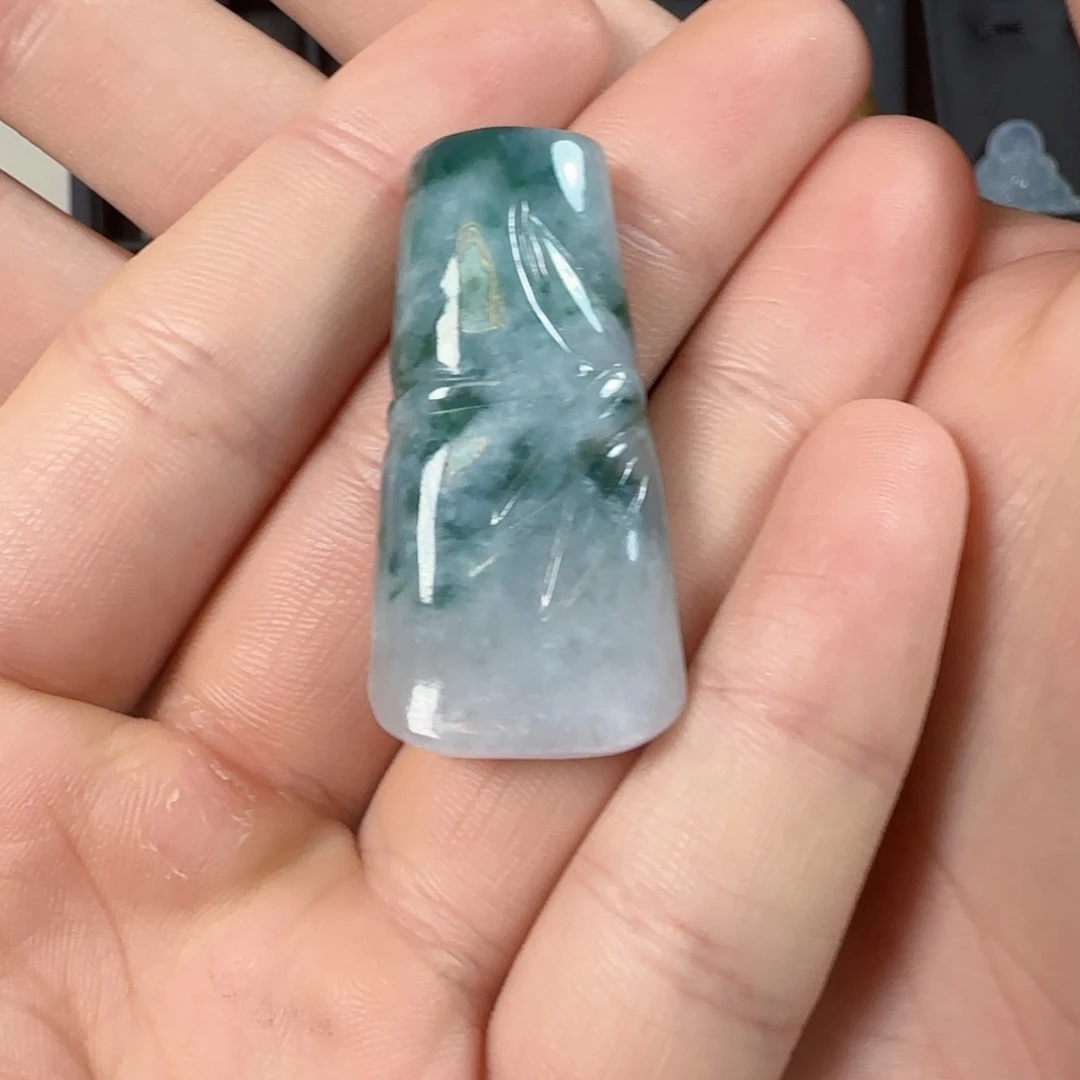 翡翠未镶嵌挂件竹节