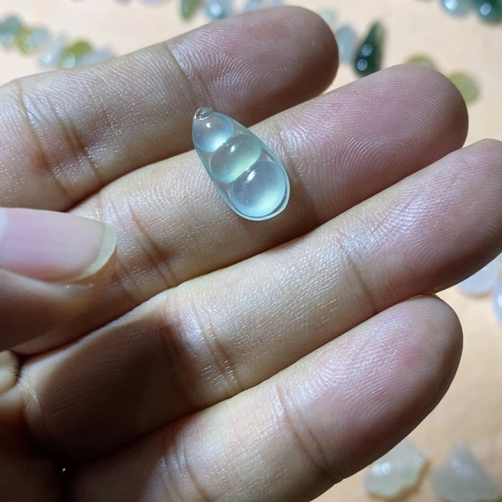 定制翡翠未镶嵌翡翠