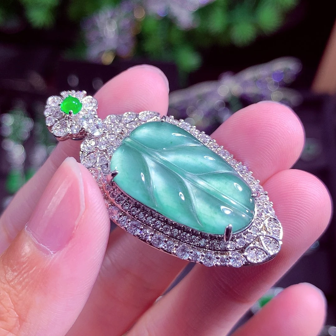 颈饰未镶嵌翡翠天然