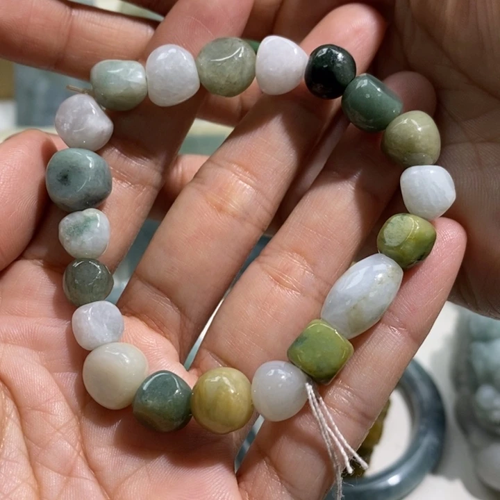 翡翠颈饰未镶嵌翡翠