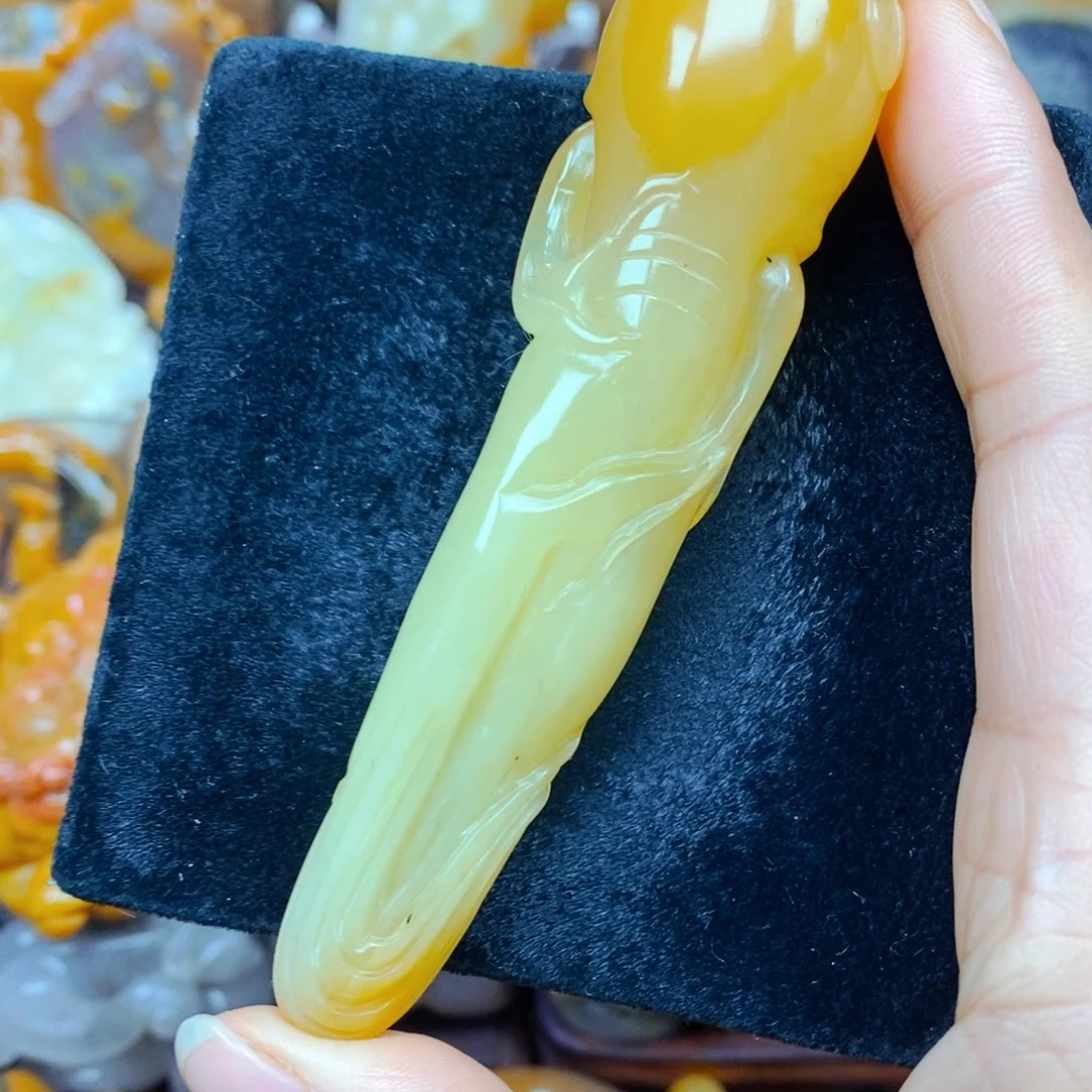 未镶嵌石英质玉（黄龙玉）颈饰