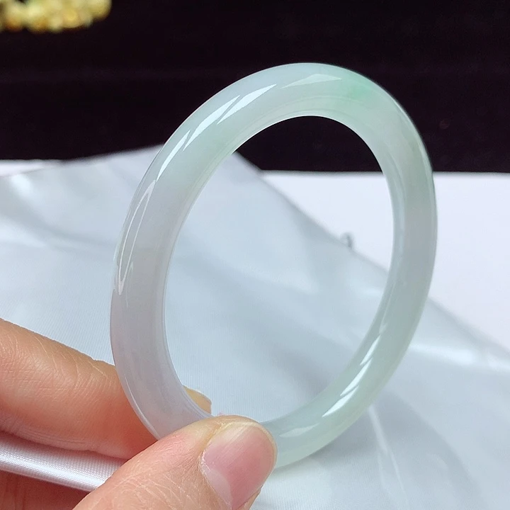 未镶嵌手镯（圆镯）翡翠54圈