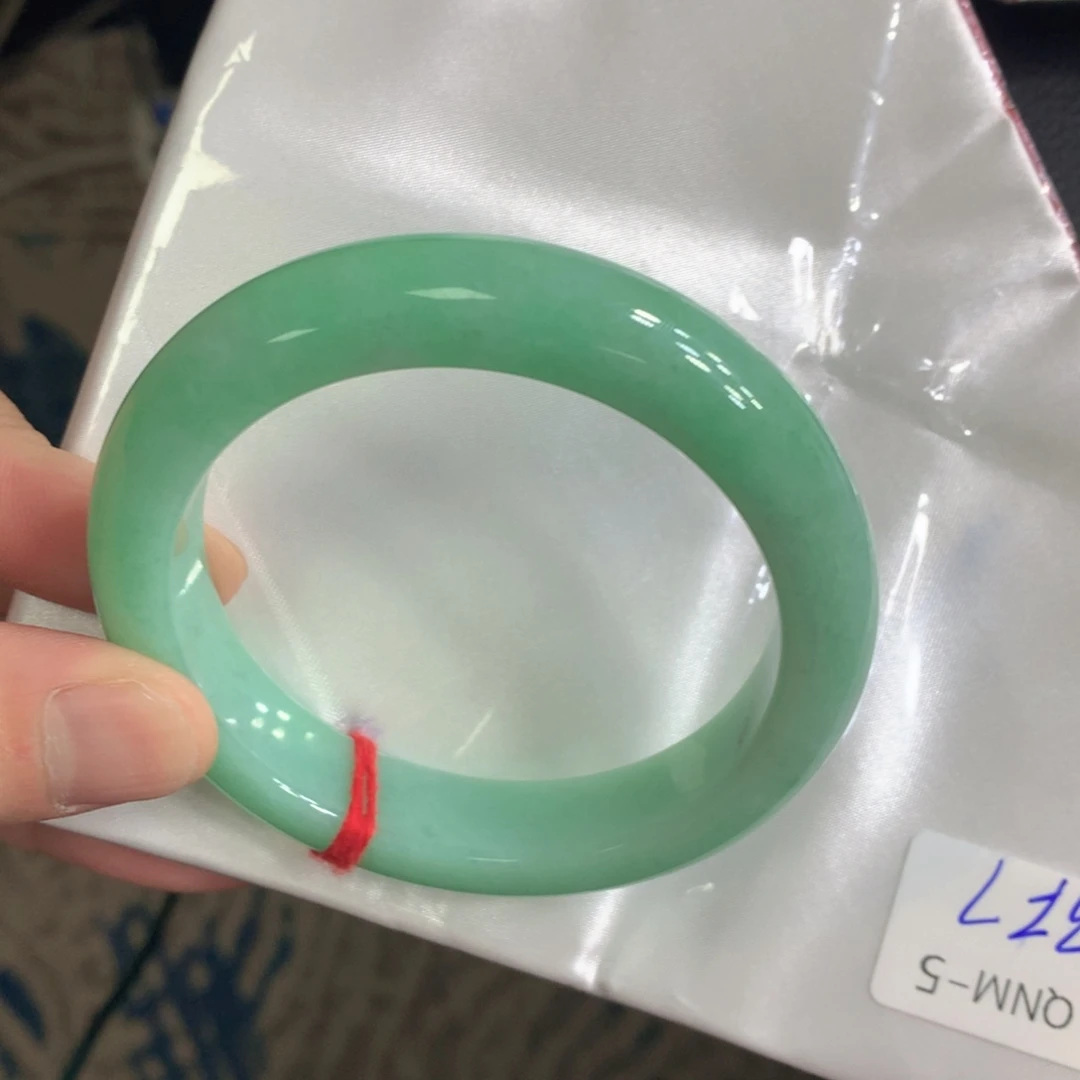 翡翠未镶嵌手镯翡翠