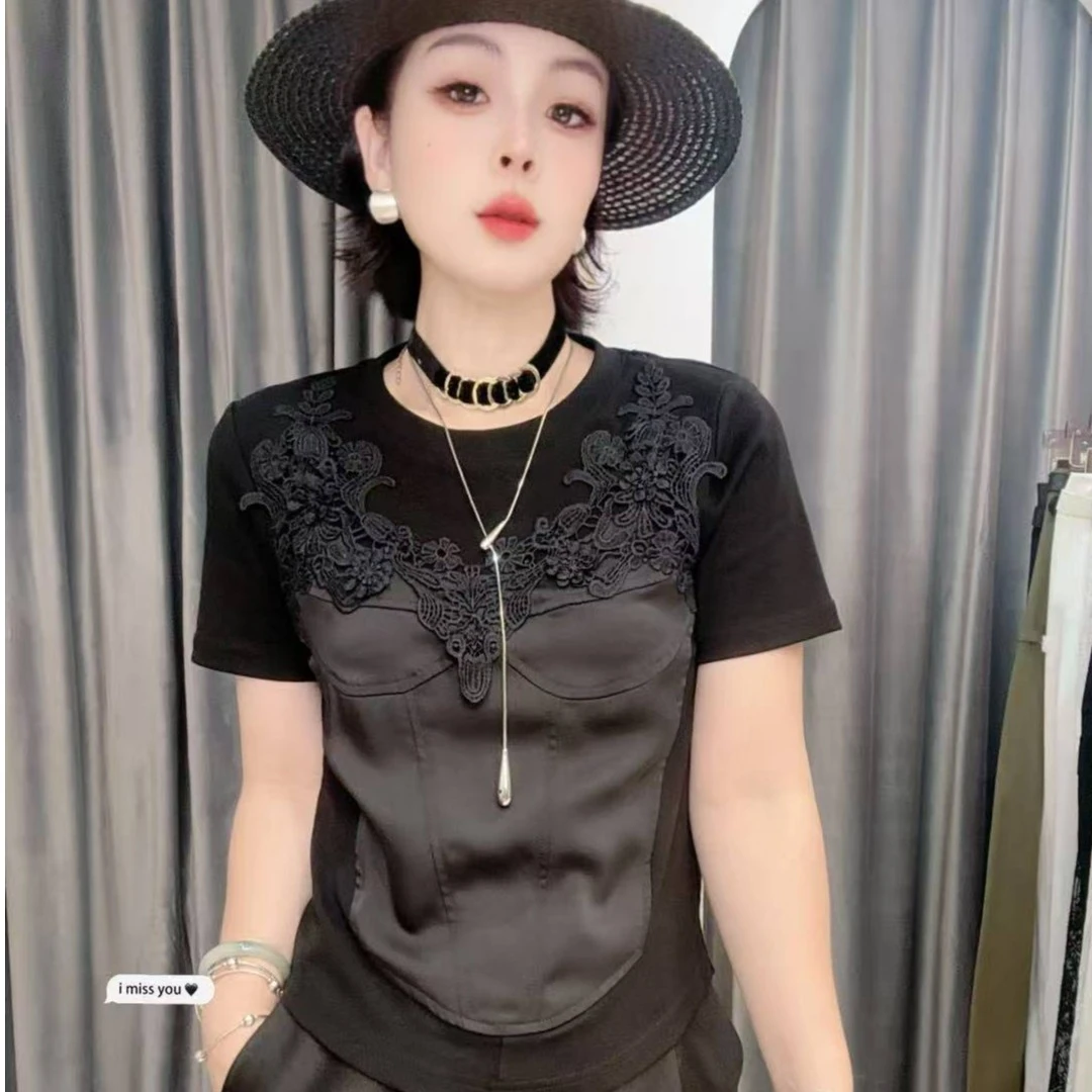【依尚精选】欧货夏款设计感刺绣拼接圆领短袖t恤上衣女