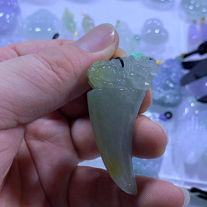 颈饰未镶嵌翡翠天然翡翠A货吊坠
