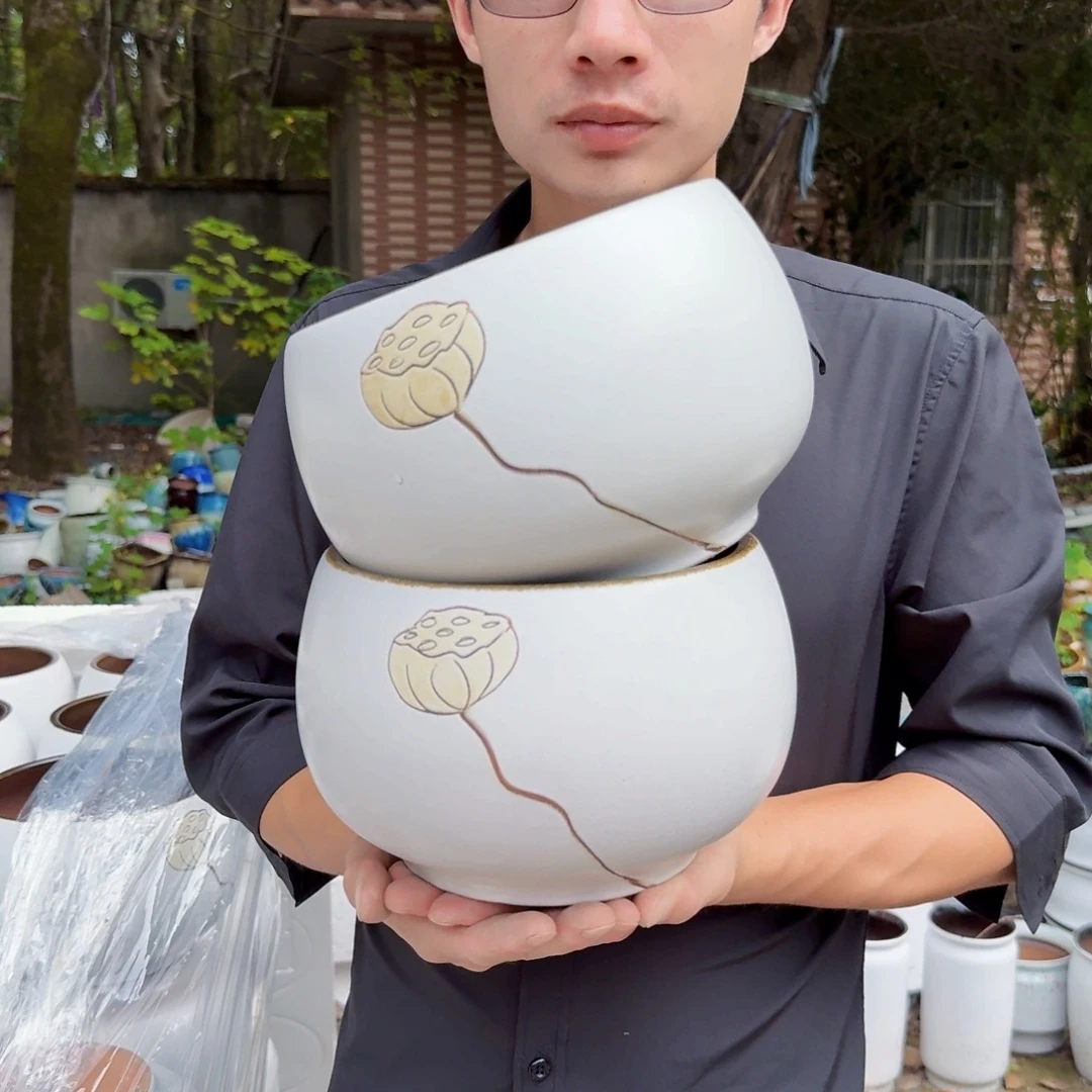 紫砂花盆口19高15（两个拼荷花白色刻绘