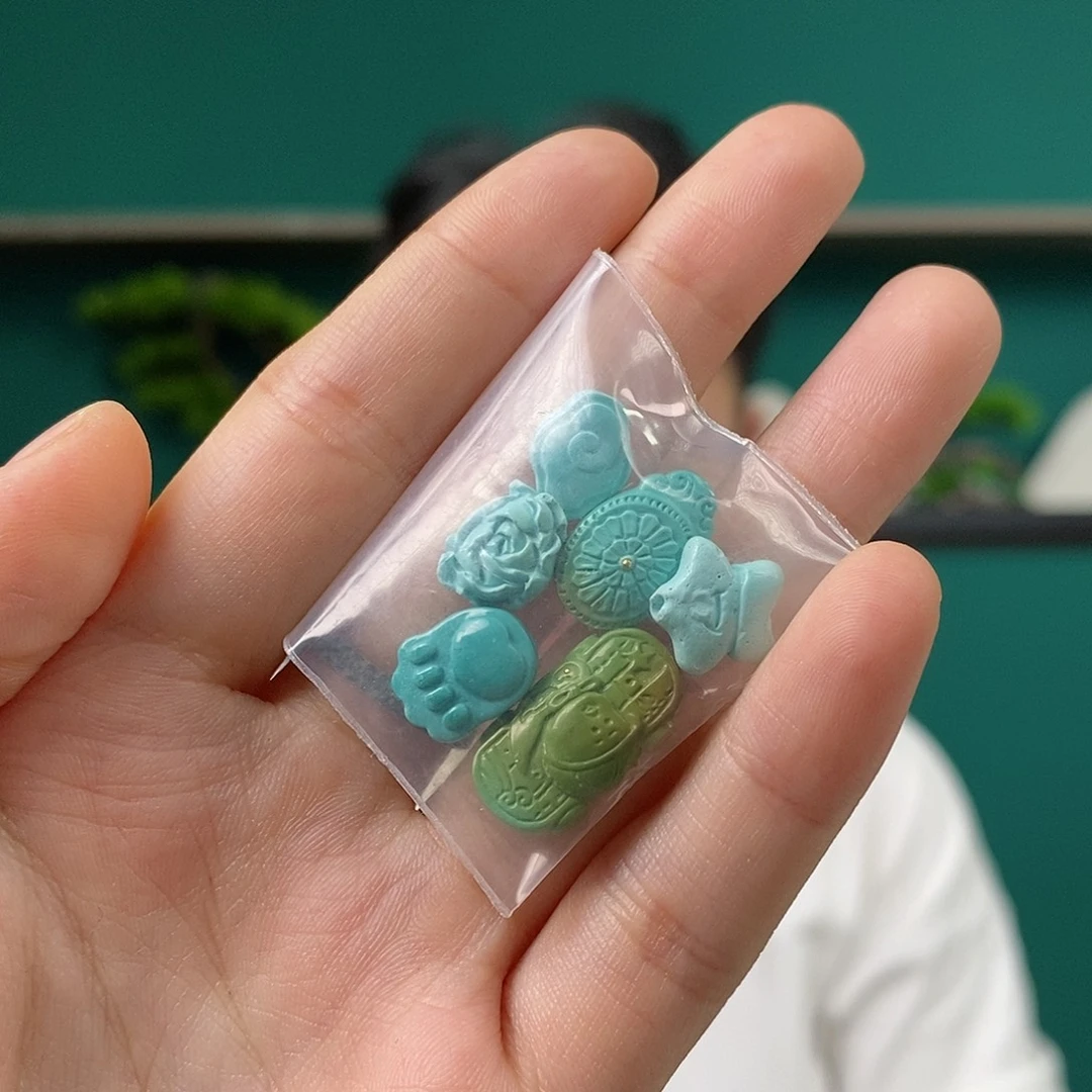 绿松石未镶嵌珠宝奇石