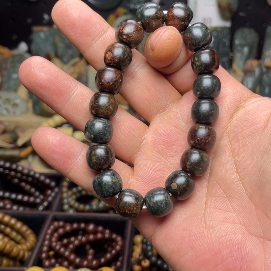 岫岩河磨玉（透闪石质玉）未镶嵌颈饰13×11.5
