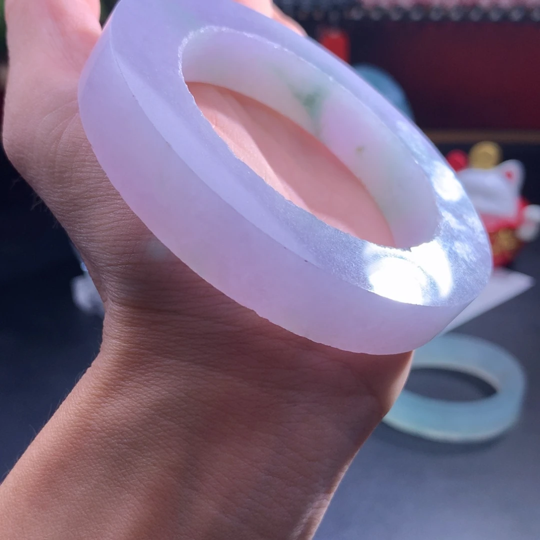 翡翠手镯未镶嵌手镯