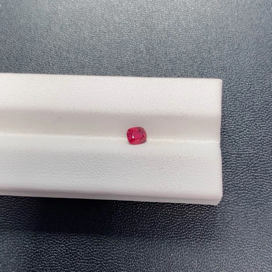 尖晶石裸石未镶嵌0.56绝地