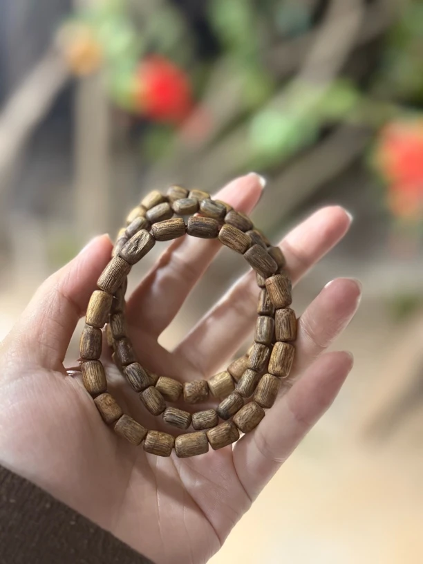 奇楠沉香 随型0.5*4单圈 多样性发1