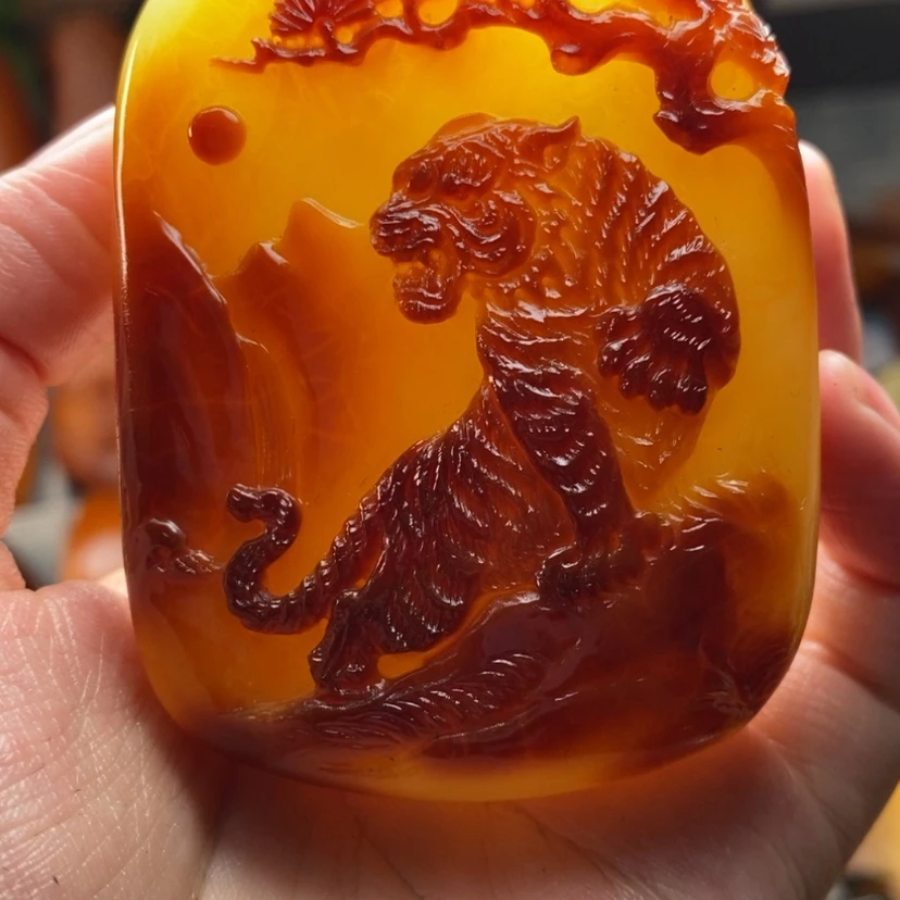 【闪购商品】定制琥珀林***车裸石。             