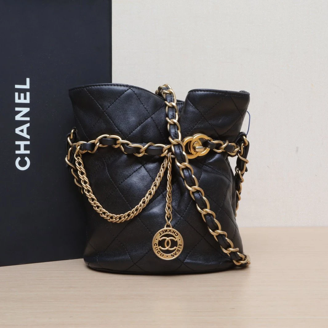 95新 Chanel/香奈儿 【攀攀双双】23S抽绳福袋水桶包 芯片开 金币