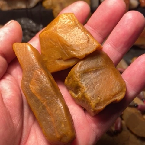 昌化石林*皓昌化精品田黄石