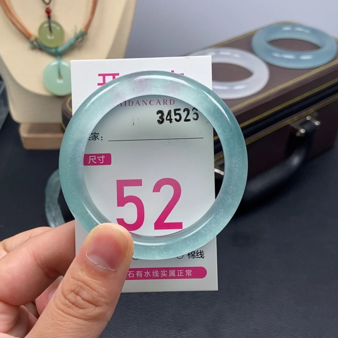 未镶嵌手镯石英质玉