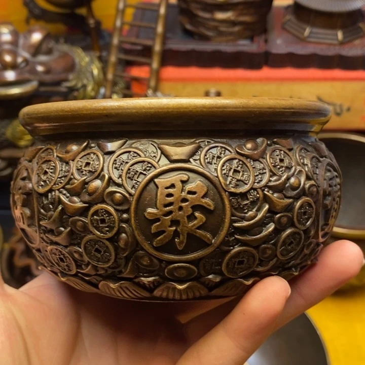 铜器摆件做工精良
