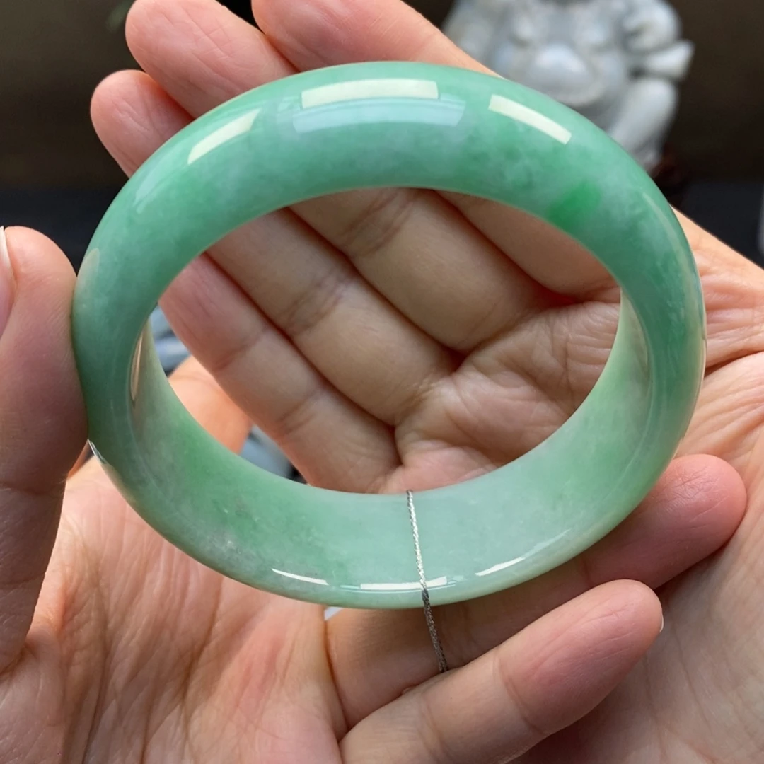 翡翠手镯未镶嵌天然