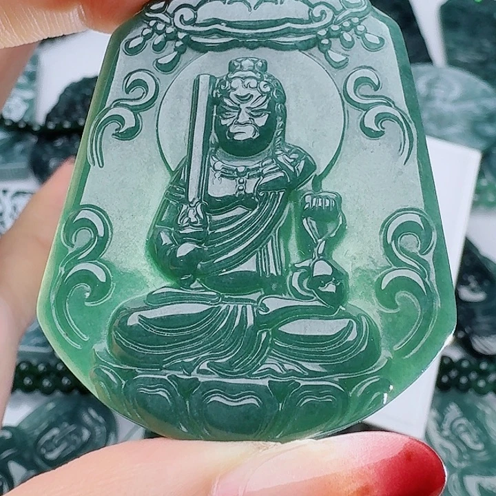 翡翠未镶嵌颈饰天然的A货翡翠多样性发其一
