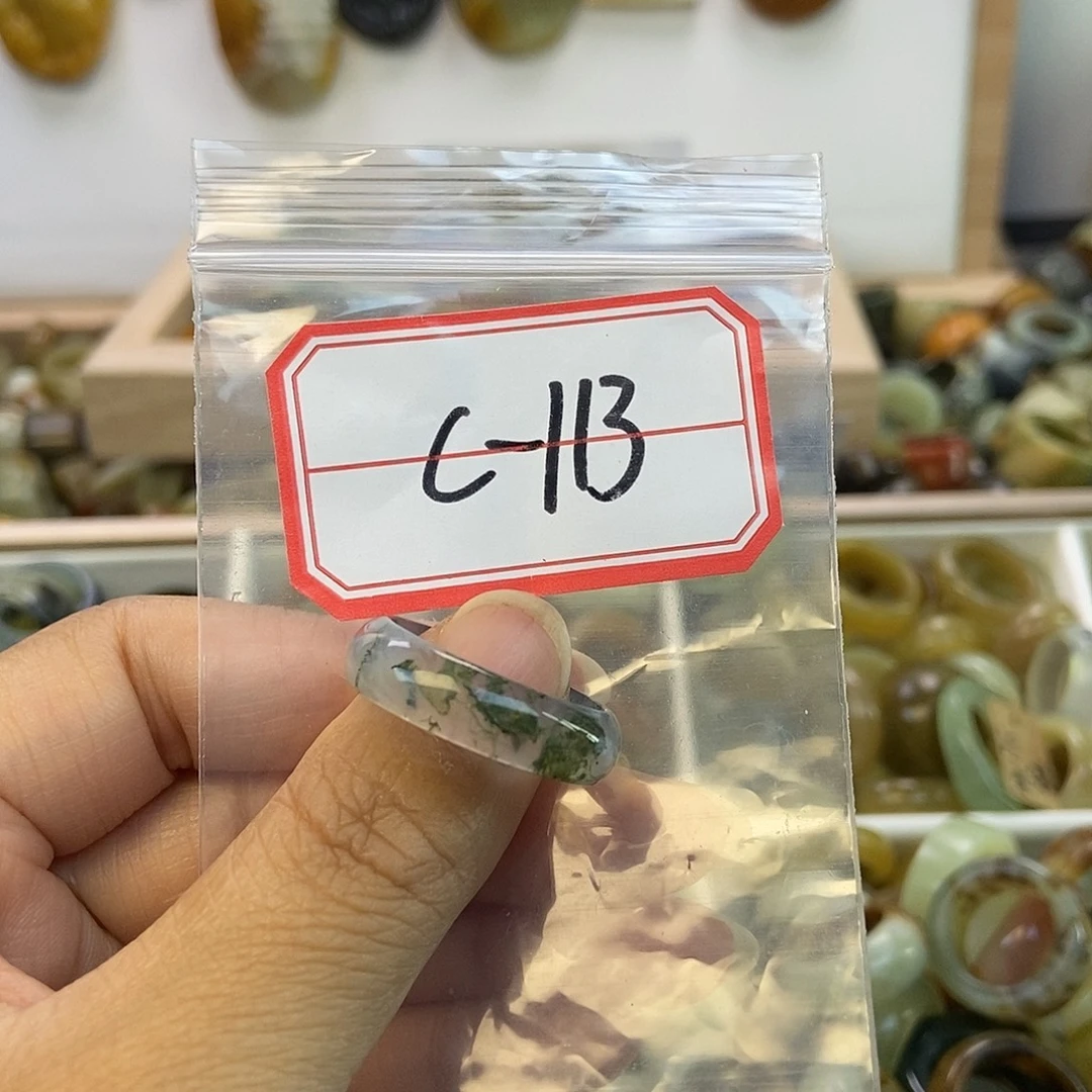 一***糖蛇纹石玉未镶嵌戒指