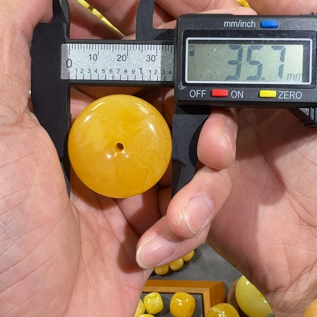 琥珀裸石未镶嵌35.7X17.2m焦皮料扣子14.5