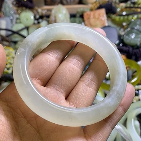 岫玉未镶嵌手镯57-58口径