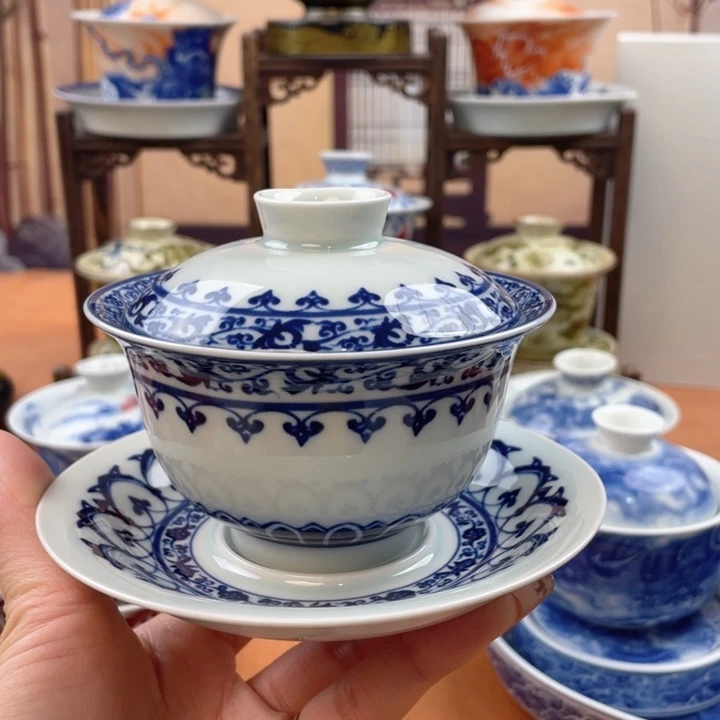 陶摆件青花宝相元宝盖碗