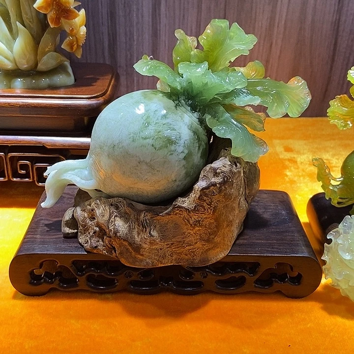 蛇纹石玉摆件合金青**9