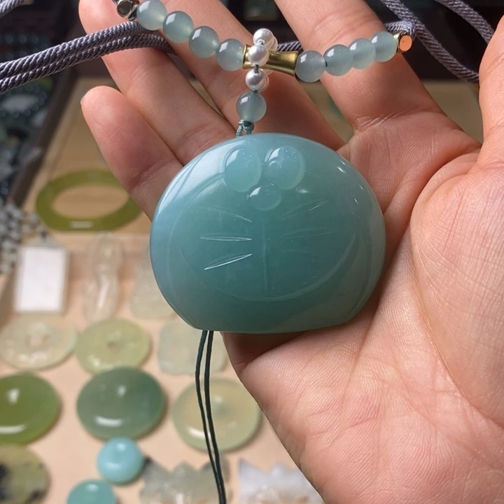 蛇纹石玉未镶嵌颈饰夜*?