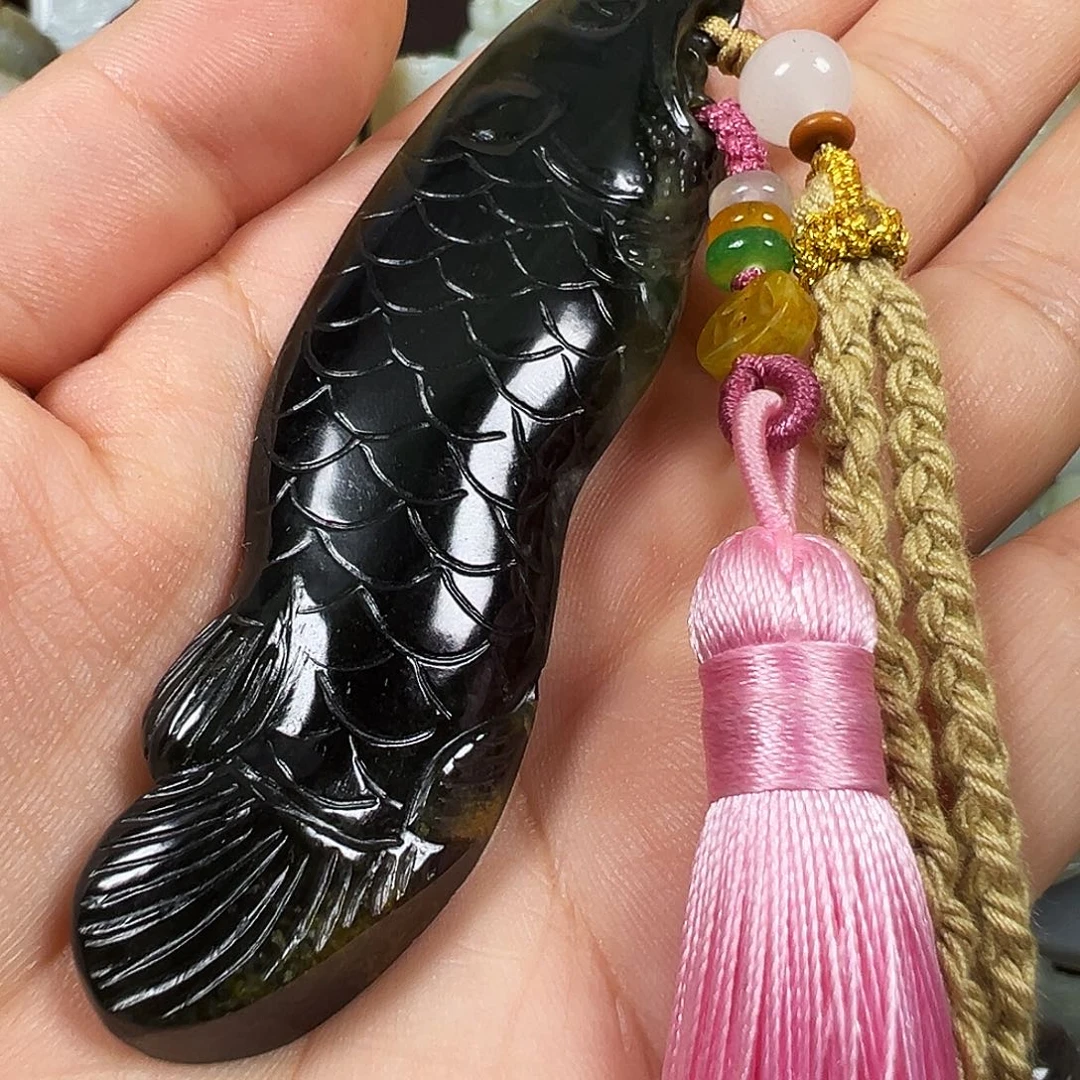 人***福和田玉未镶嵌颈饰