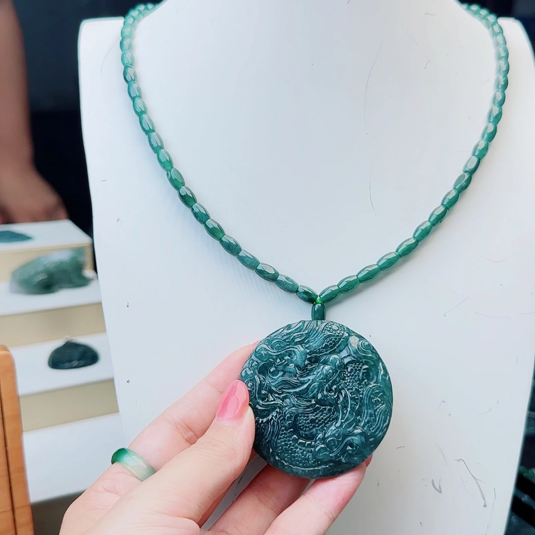 翡翠未镶嵌颈饰888888887888888888